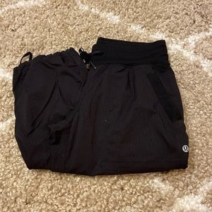 Dance Studio Mid-Rise Lululemon Pants 4 Tall full length